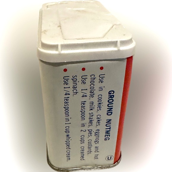 VTG NUTMEG SPICE TIN BANANA BREAD RECIPE HERBS FARMHOUSE SHAKER COLLECTIBLE 1977 - Picture 4 of 6